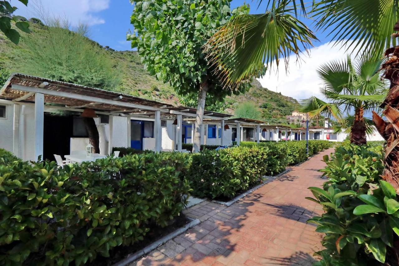 Le Palme Village テッラチーナ エクステリア 写真