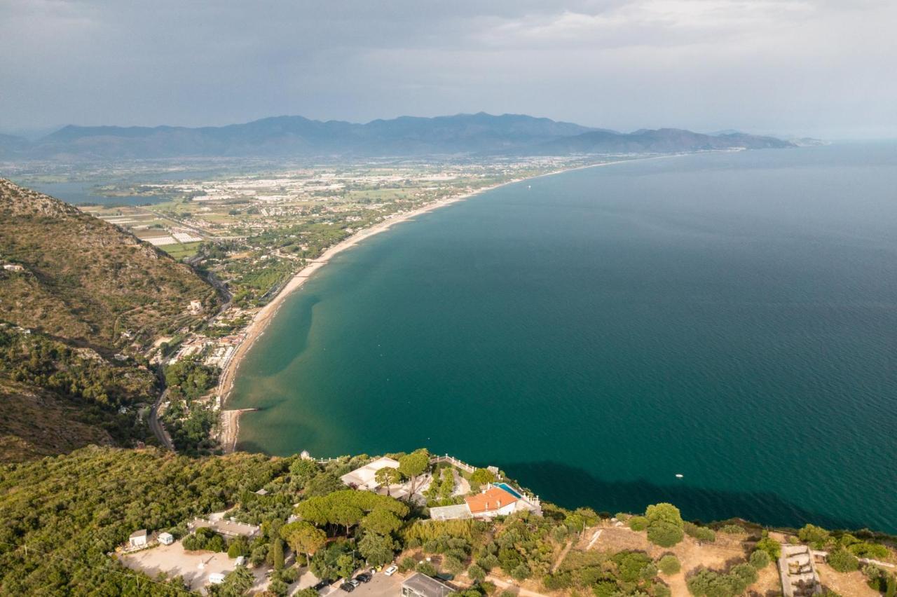 Le Palme Village テッラチーナ エクステリア 写真