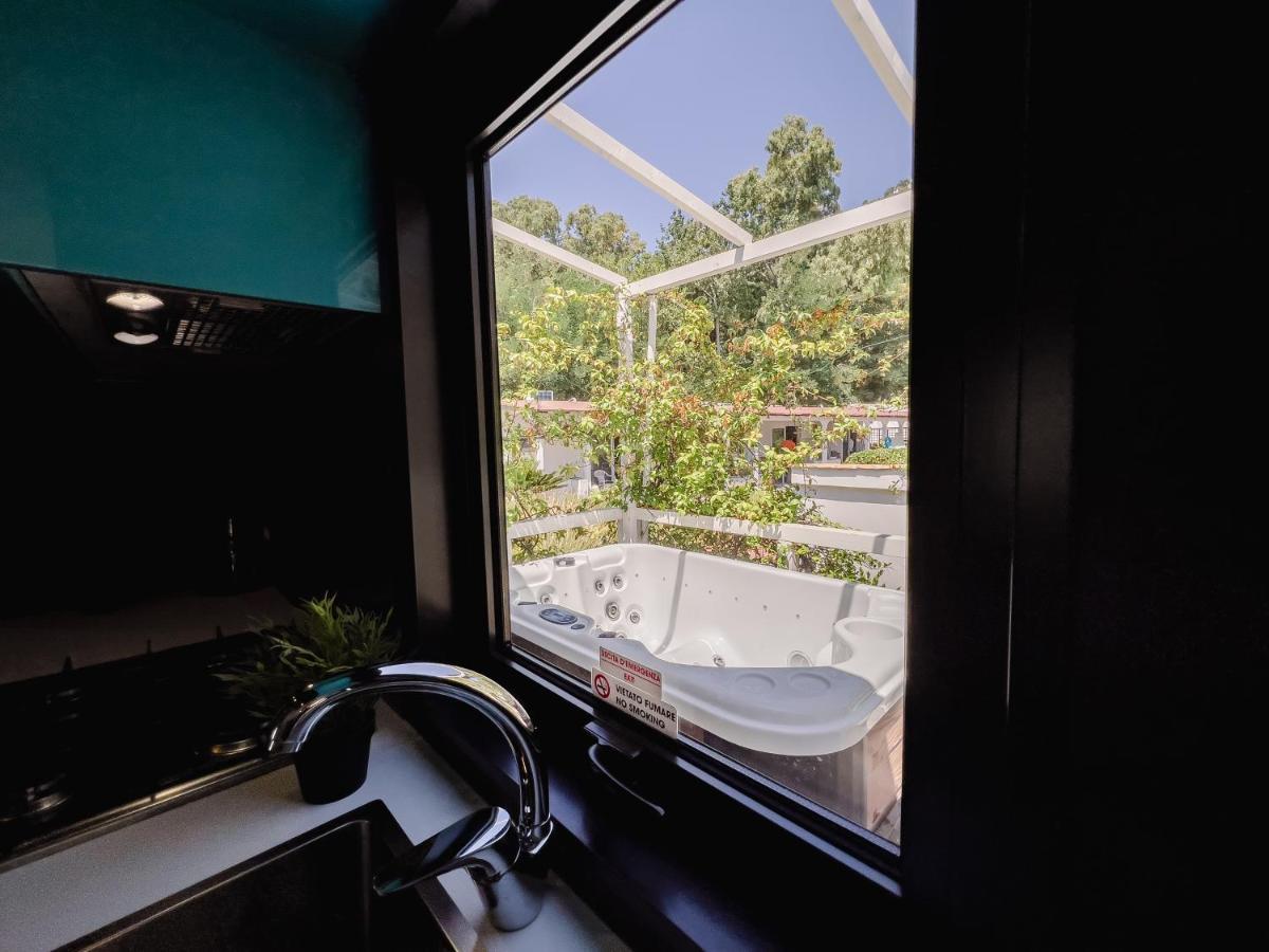 Le Palme Village テッラチーナ エクステリア 写真
